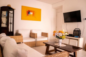 Apartamento com varanda Gourmet na praia da enseada